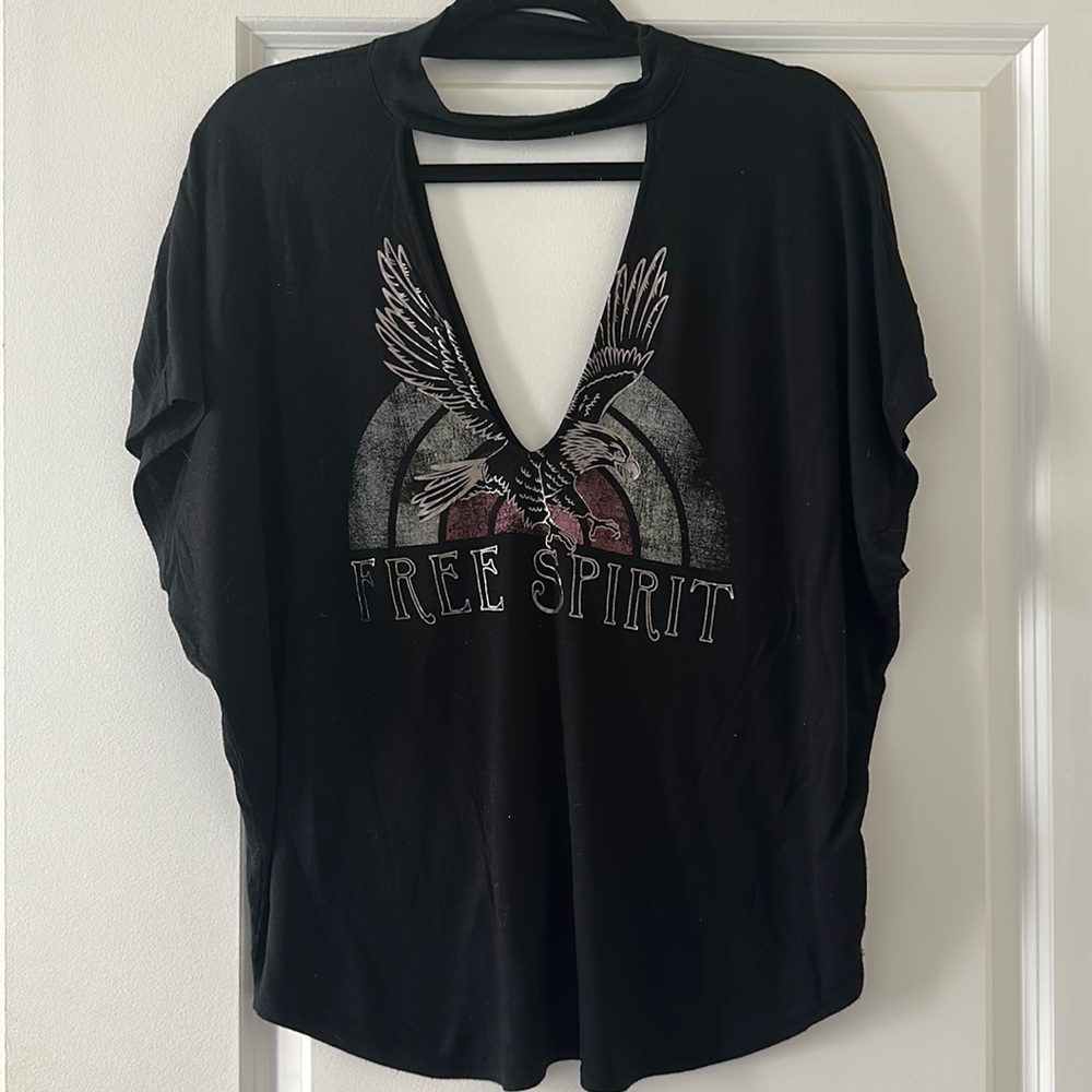 Cutout Graphic  t-shirt from Express - Size M